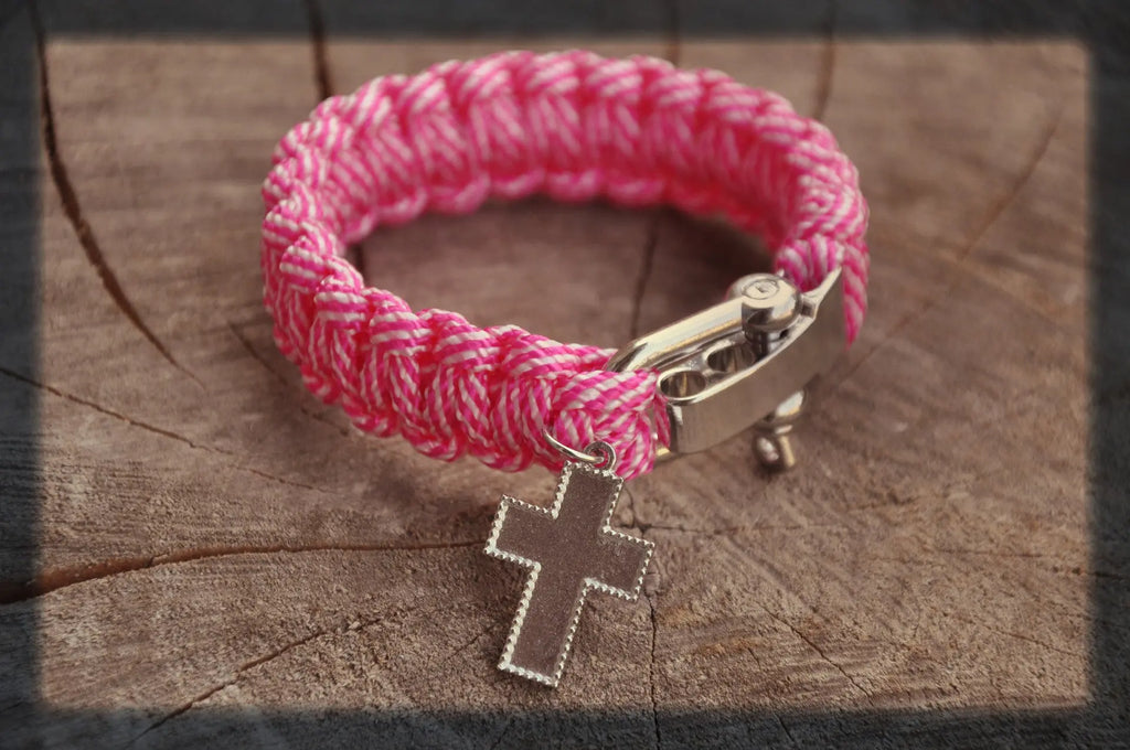 Bracelet en corde de parachute et son crucifix (Rose)